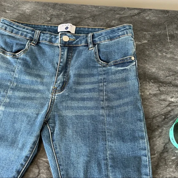 Split Design Jeans 👖 - Picture 2 of 8